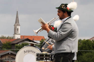 D'Meßnerberger Arget Trachtenfest Mai 2025 in Baiernrain 