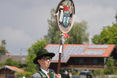 D'Teufelsgraber Otterfing Trachtenfest Mai 2025 in Baiernrain